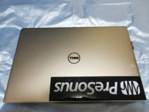 Dell XPS13(9360)の前面の画像